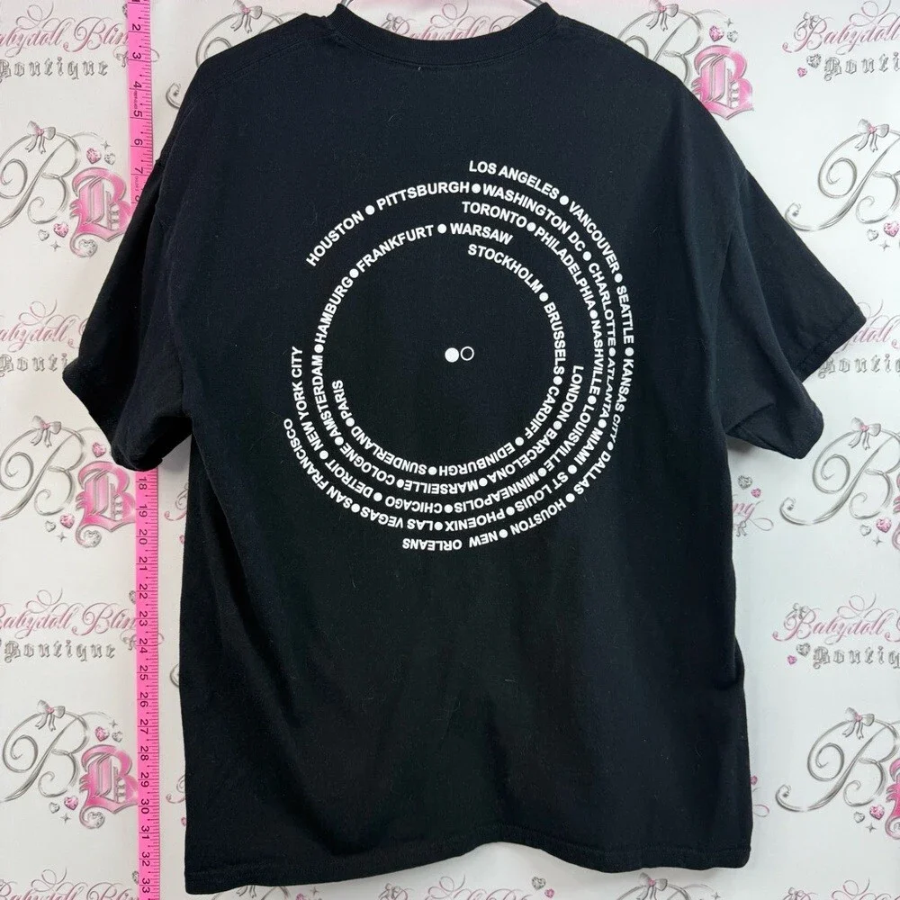 Beyoncé 2023 tour renaissance Black Graphic Cowgirl Tee Metallic Silver Print - Picture 2 of 10